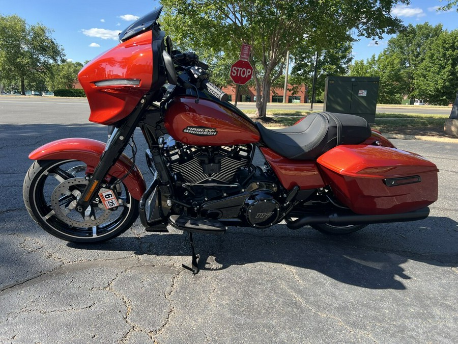 2024 FLHX Street Glide®