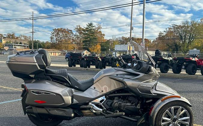 2017 Can-Am® Spyder® F3 Limited 6-Speed Semi-Automatic (SE6)