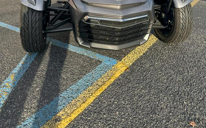 2017 Can-Am® Spyder® F3 Limited 6-Speed Semi-Automatic (SE6)