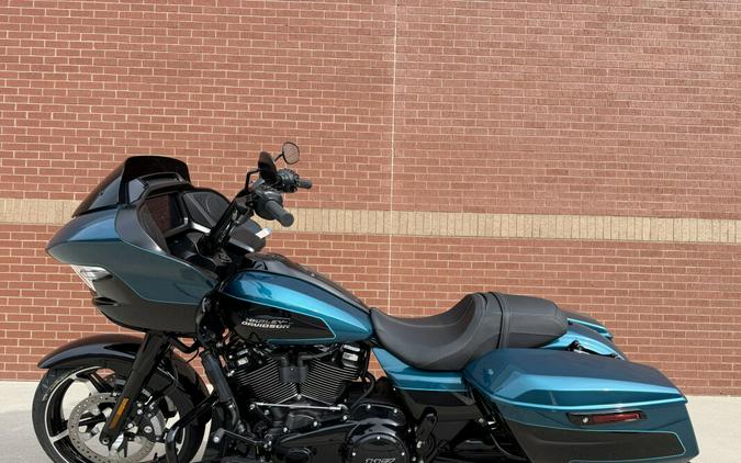 2026 Harley-Davidson® Road Glide® Teal Thunder / Vivid Black Black Trim