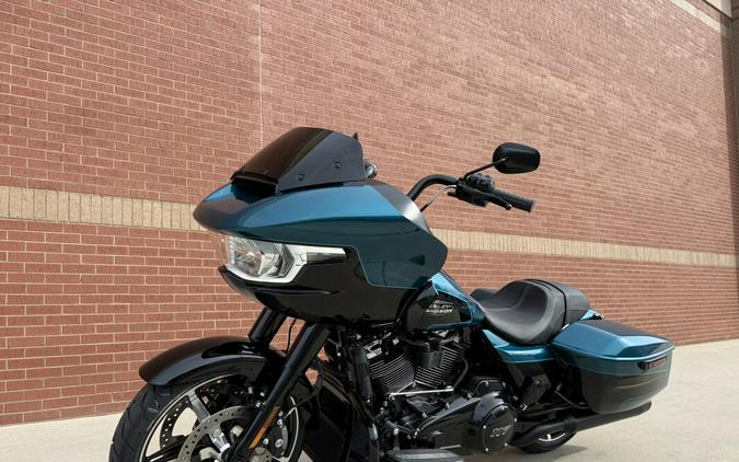 2026 Harley-Davidson® Road Glide® Teal Thunder / Vivid Black Black Trim