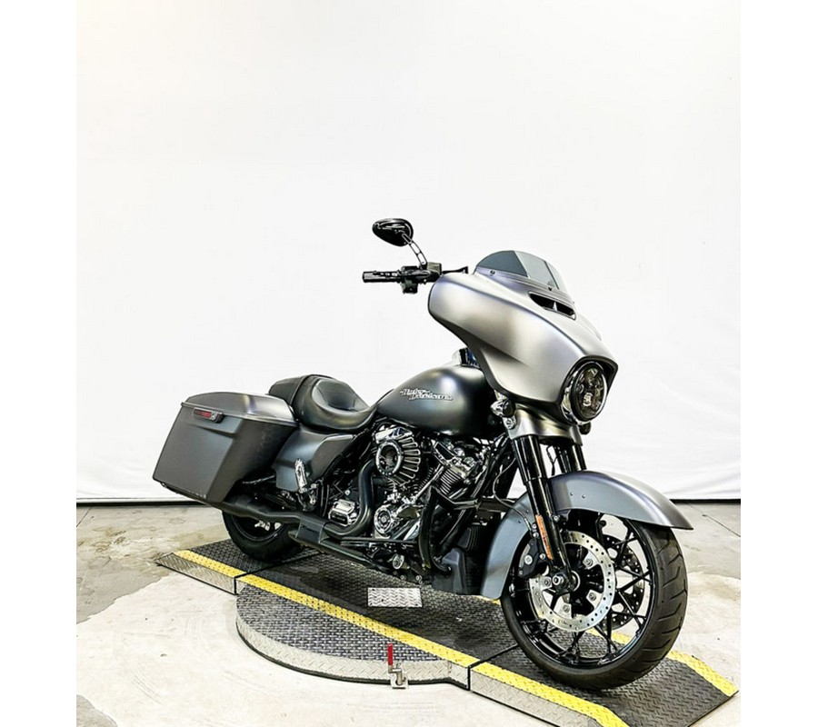 2017 Harley-Davidson® FLHXS - Street Glide® Special