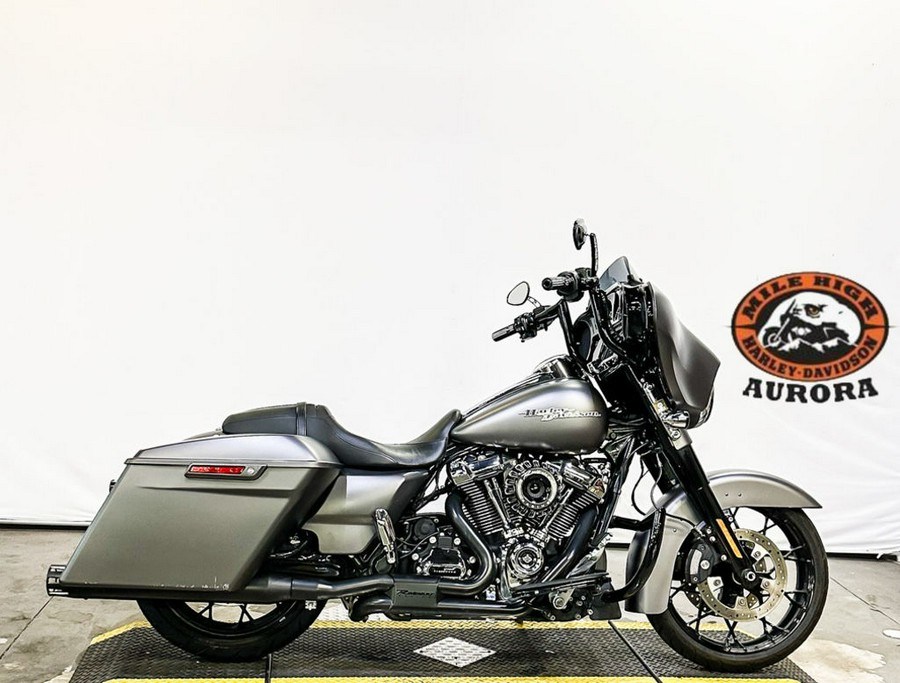 2017 Harley-Davidson® FLHXS - Street Glide® Special