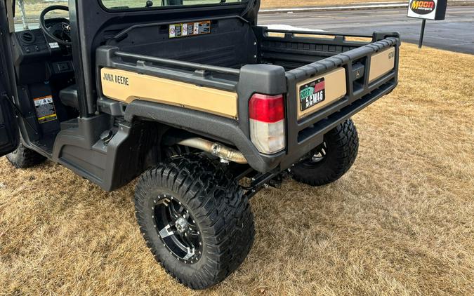 2022 John Deere XUV835M Honor Edition