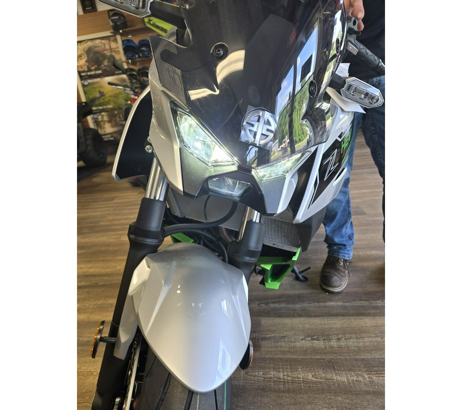 2024 Kawasaki Z7 Hybrid ABS