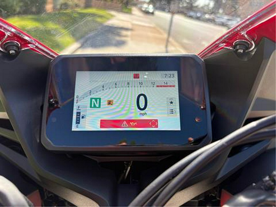 2025 Honda CBR650R E-Clutch