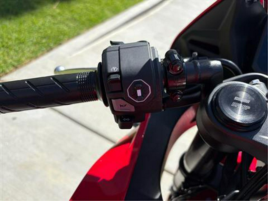 2025 Honda CBR650R E-Clutch