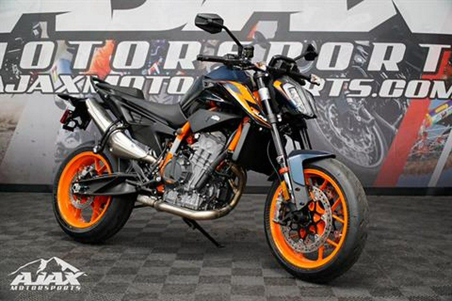 2023 KTM 890 Duke R