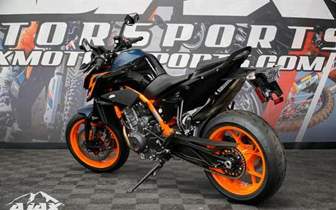 2023 KTM 890 Duke R