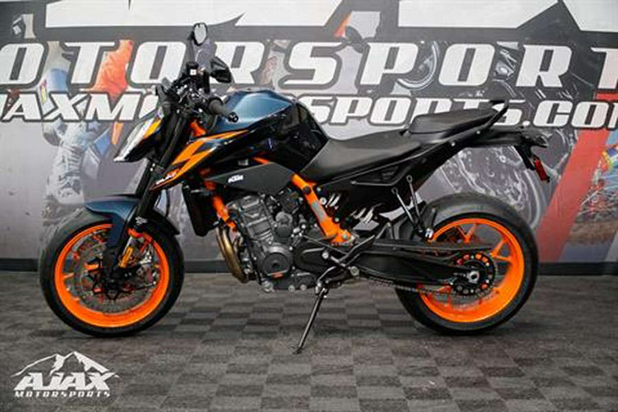 2023 KTM 890 Duke R