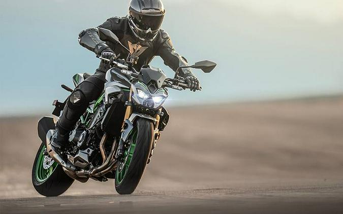 2025 Kawasaki Z900 SE ABS