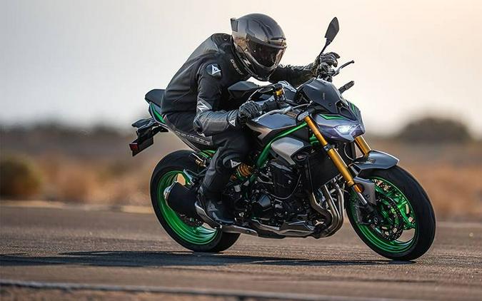 2025 Kawasaki Z900 SE ABS