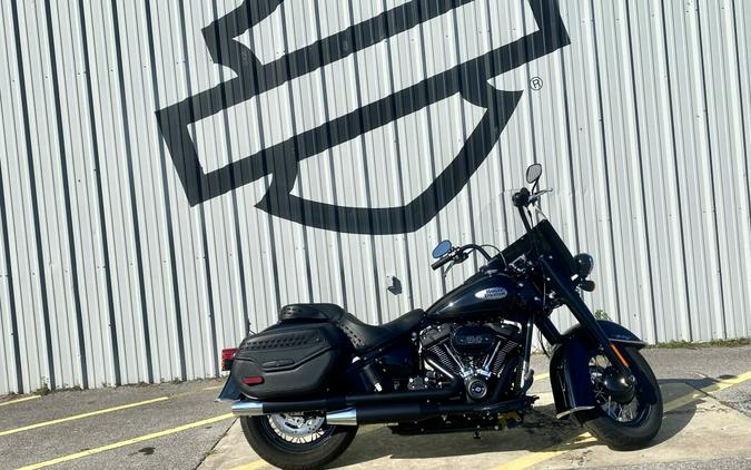 2024 Harley-Davidson Heritage Classic Vivid Black - Black Finish