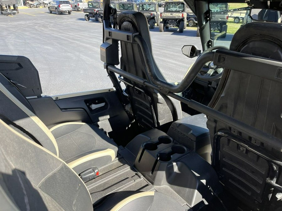 2023 Yamaha Wolverine RMAX4 1000 XT-R