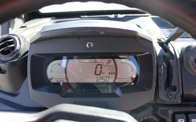 2021 Can-Am® Defender Limited HD10