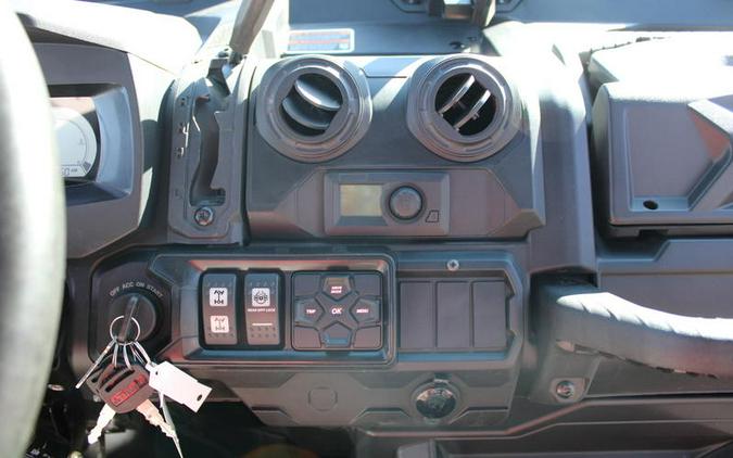 2021 Can-Am® Defender Limited HD10