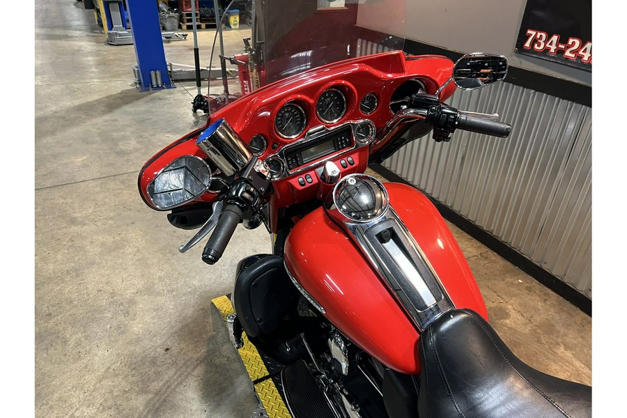 2010 Harley-Davidson® FLHTK