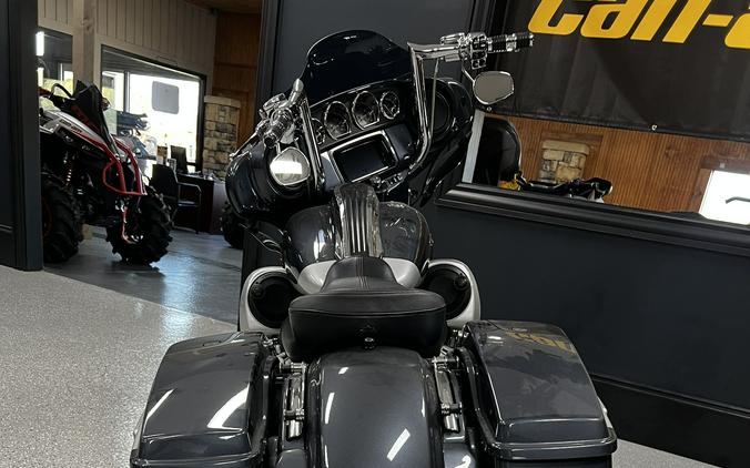 2019 Harley-Davidson CVO™ Street Glide®