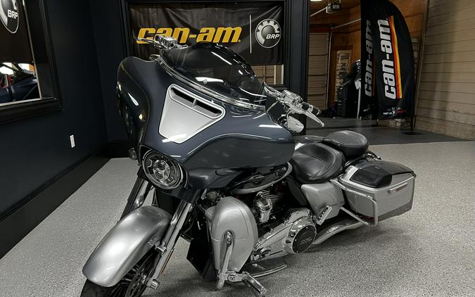 2019 Harley-Davidson CVO™ Street Glide®