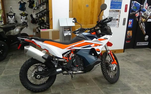 2023 KTM 890 Adventure R First Look [7 Fast Facts + 16 Photos]