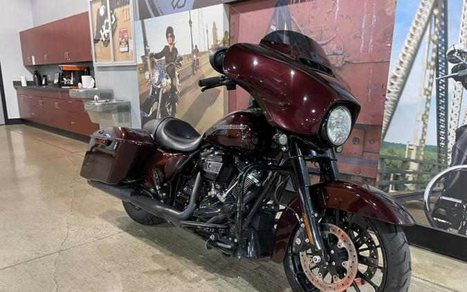 2018 Harley-Davidson FLHXS - Street Glide Special