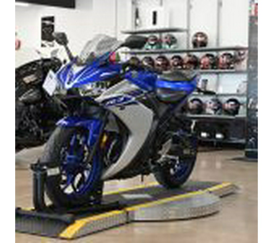 2016 Yamaha R3