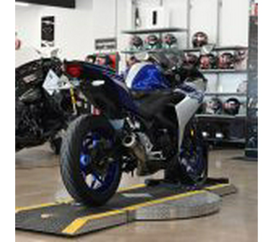2016 Yamaha R3