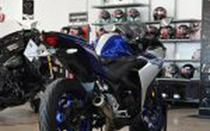 2016 Yamaha R3