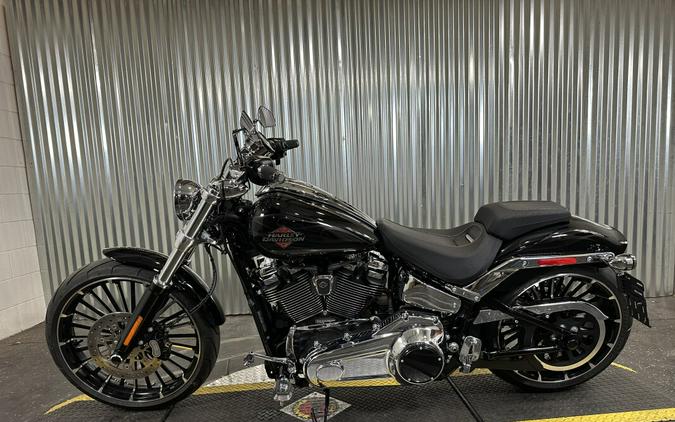 2025 Harley-Davidson Breakout