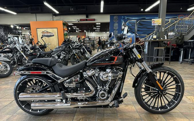 2024 Harley-Davidson® Breakout® 117 Vivid Black