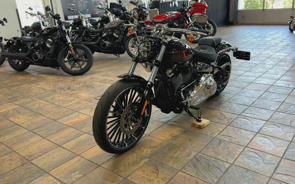 2024 Harley-Davidson® Breakout® 117 Vivid Black