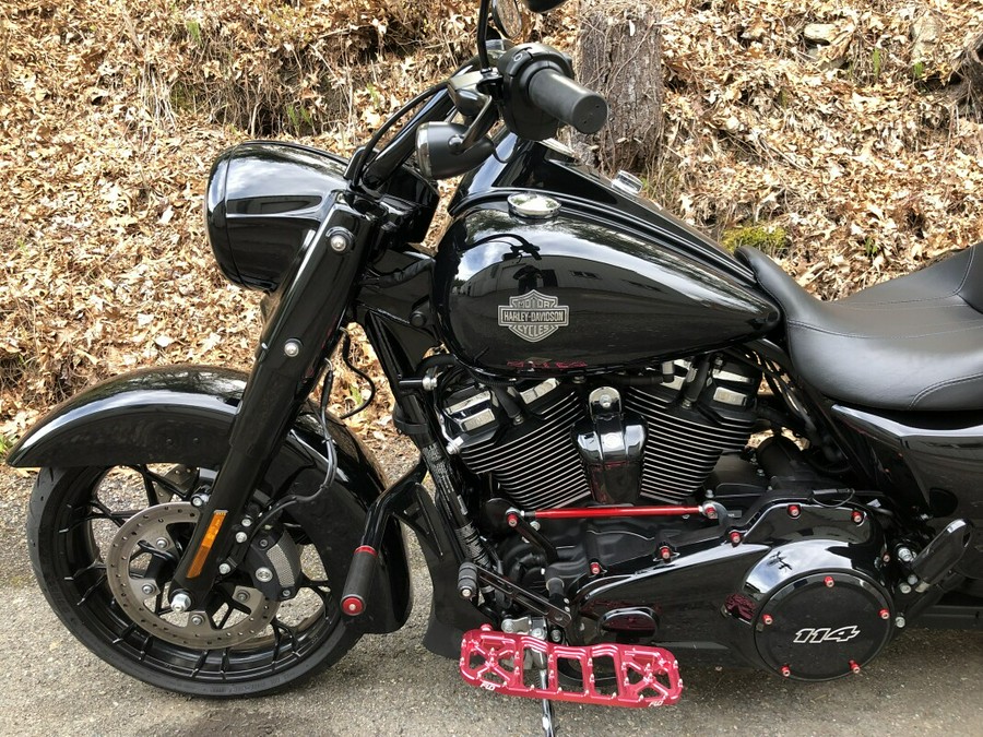 2023 Harley-Davidson® Road King® Special Vivid Black