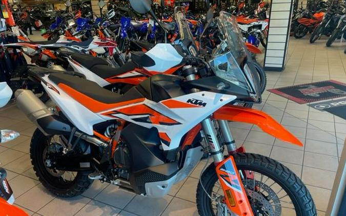 2023 KTM 890 Adventure R First Look [7 Fast Facts + 16 Photos]