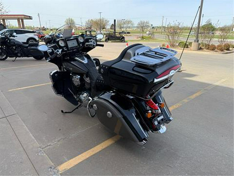 2025 Indian Motorcycle Roadmaster® with PowerBand Audio Package