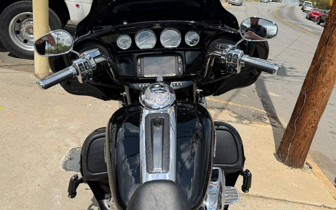 2017 Harley-Davidson Ultra Limited FLHTK