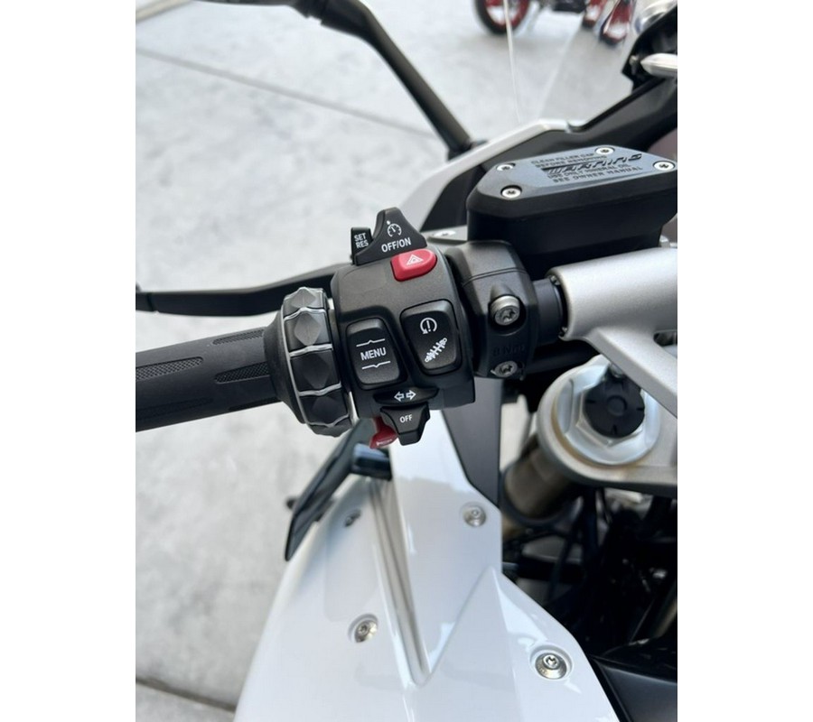 2024 BMW R 1250 RS Light White