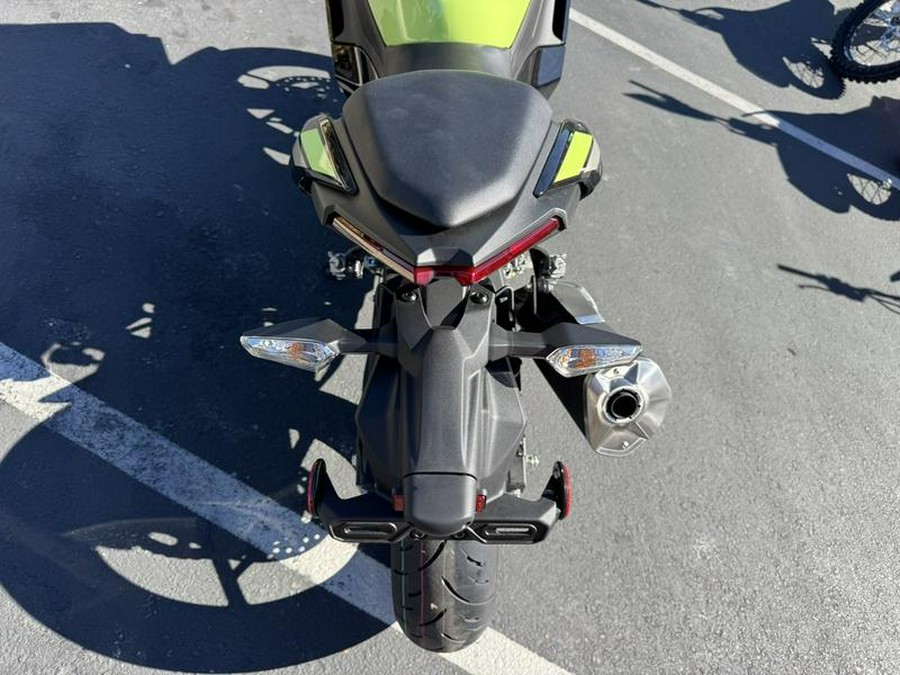 2026 Kawasaki Ninja® 500 ABS Metallic Yellowish Green/Ebony