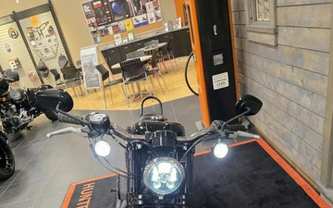 2016 Harley-Davidson XL1200CX - Roadster