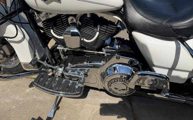 2012 Harley-Davidson Road King Classic FLHRC