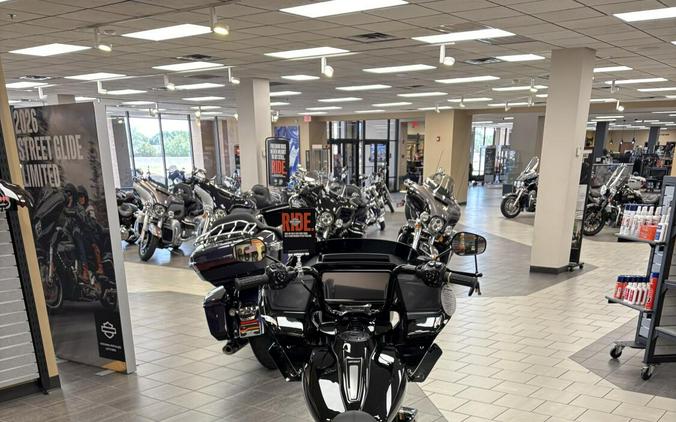 2026 Harley-Davidson® Road Glide 3 Vivid Black