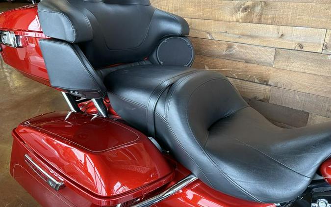 2014 Harley-Davidson® FLHTCU - Electra Glide® Ultra Classic®