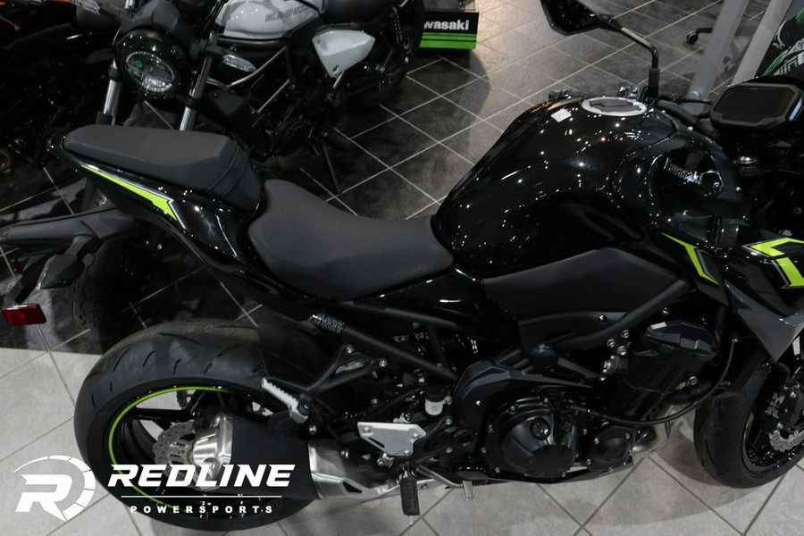 2024 Kawasaki Z900 ABS Metallic Spark Black/Metallic Matte Dark Gray