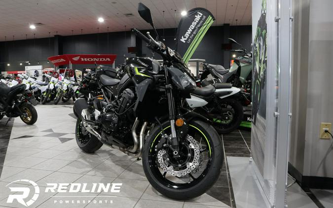 2024 Kawasaki Z900 ABS Metallic Spark Black/Metallic Matte Dark Gray