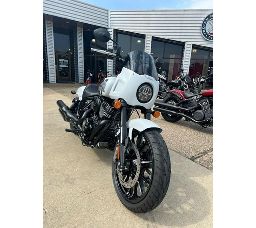 2024 Indian Motorcycle® Sport Chief Ghost White Metallic Smoke