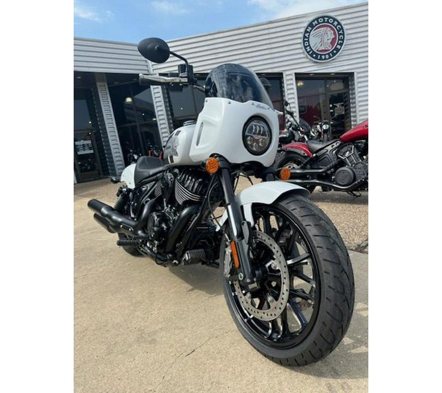 2024 Indian Motorcycle® Sport Chief Ghost White Metallic Smoke