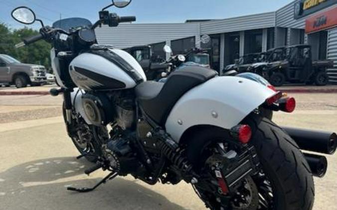 2024 Indian Motorcycle® Sport Chief Ghost White Metallic Smoke