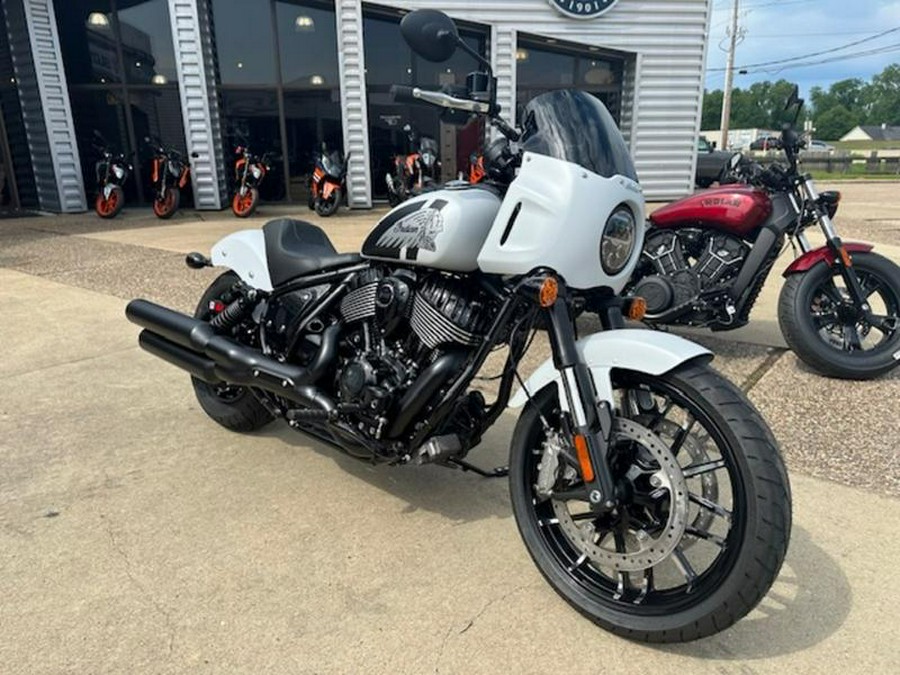 2024 Indian Motorcycle® Sport Chief Ghost White Metallic Smoke