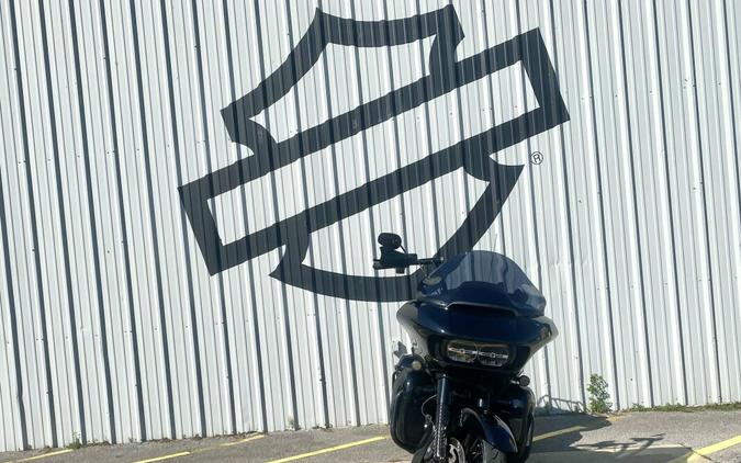 2020 Harley-Davidson Road Glide Limited Vivid Black - Black Finish