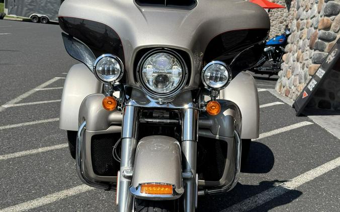 FLHTCUTG 2018 Tri Glide Ultra