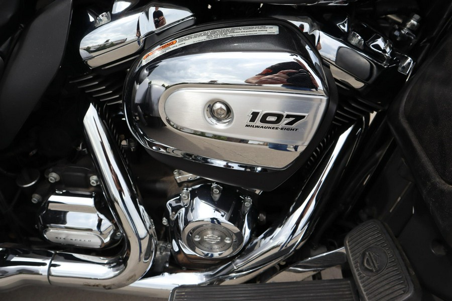 2017 Harley-Davidson Tri Glide Ultra FLHTCUTG
